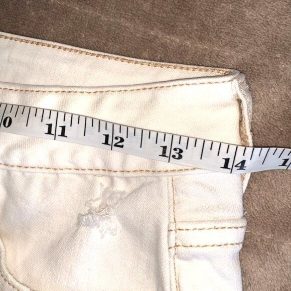 RSQ Womens Vintage High Rise Distressed White Denim Shorts Size 1/25 - Picture 9 of 10